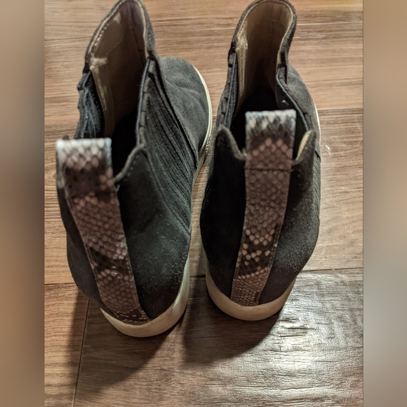 Dolce Vita - Wylee Slip On Wedge Chelsea Bootie Sneakers - Size 7.5 (Grey Suede) - Picture 15 of 16